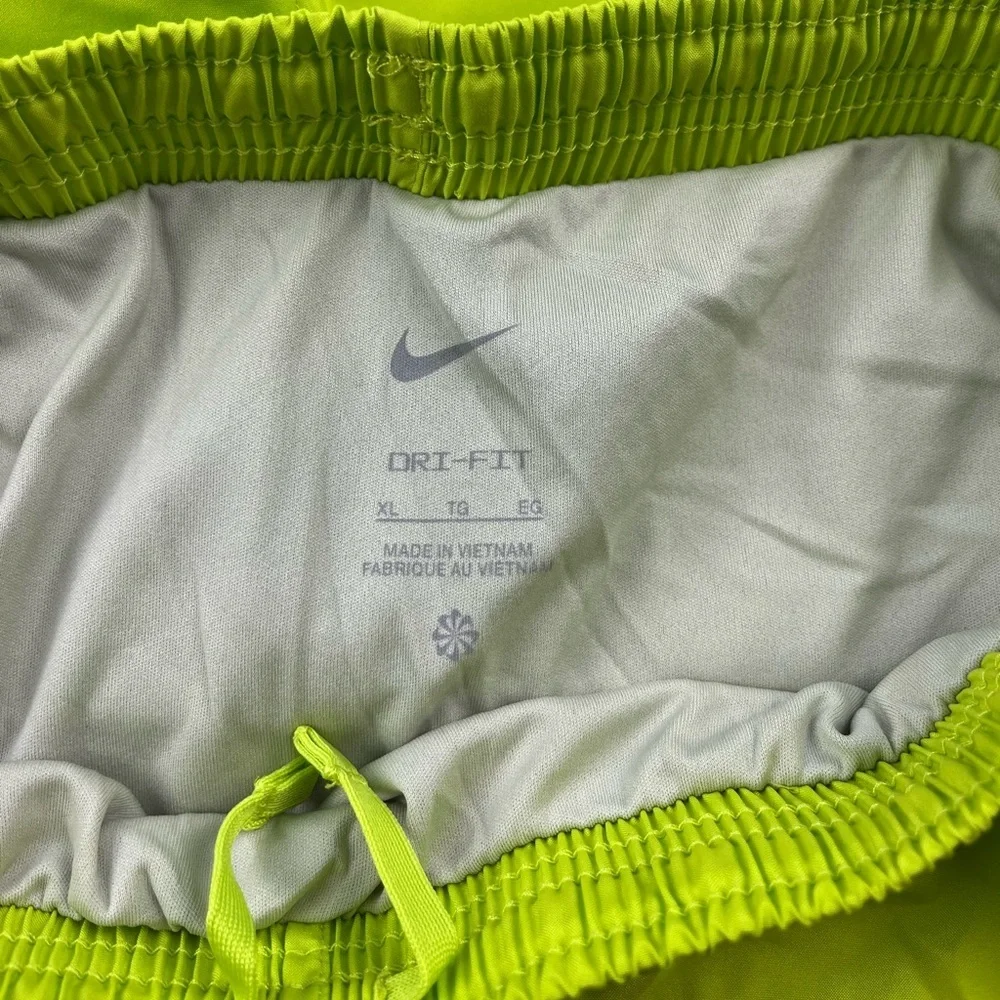 Nike Dri-Fit Kids Girls Green Pink Running Shorts Size XL